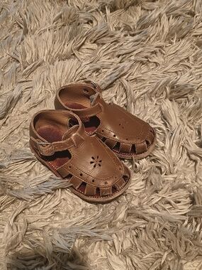 Adelisa & Co Sandals Sz 6 EUC